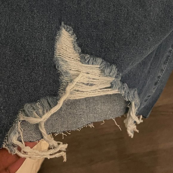 ELOQUII Distressed Hem Crop Jean - Picture 3 of 6